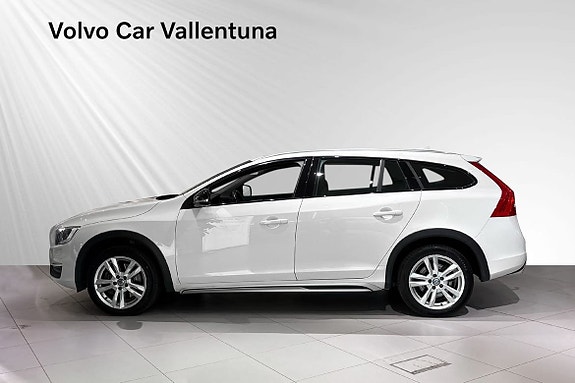 Volvo V60 Cross Country 3 of 20