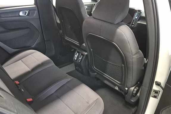Volvo EX40 15 of 30