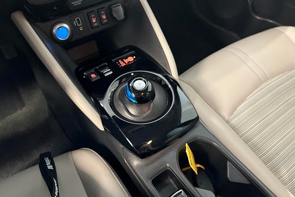 Nissan Leaf 12 of 15