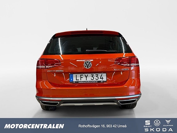 Volkswagen Passat Alltrack 12 of 22