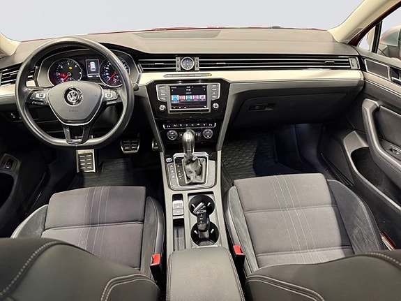 Volkswagen Passat Alltrack 17 of 22