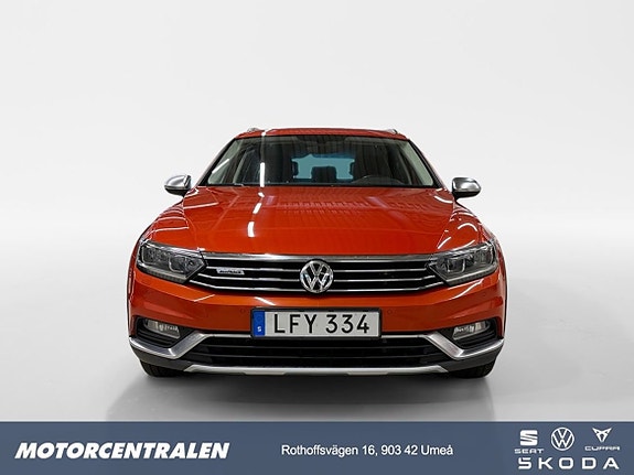 Volkswagen Passat Alltrack 13 of 22