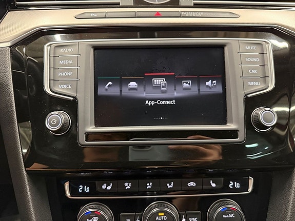 Volkswagen Passat Alltrack 6 of 22