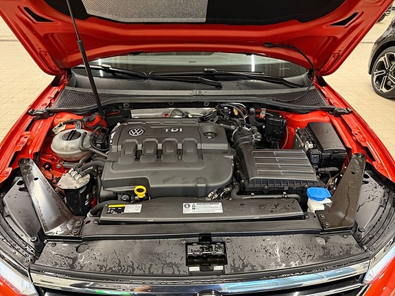 Volkswagen Passat Alltrack 3 of 22