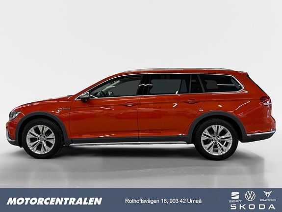 Volkswagen Passat Alltrack 10 of 22