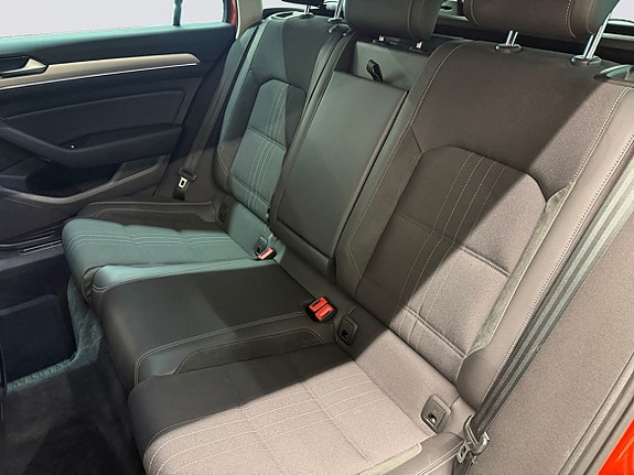Volkswagen Passat Alltrack 21 of 22