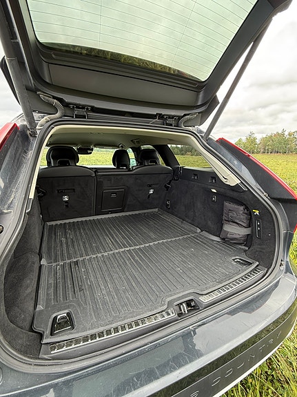 Volvo V90 Cross Country 8 of 10
