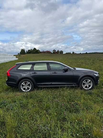 Volvo V90 Cross Country 5 of 10