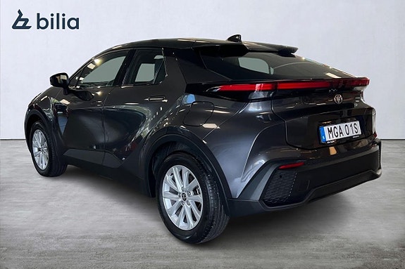 Toyota C-HR 2 of 21