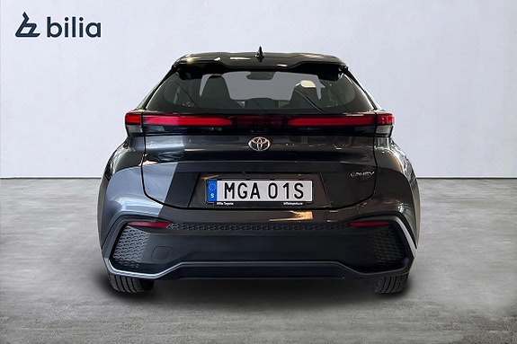 Toyota C-HR 5 of 21