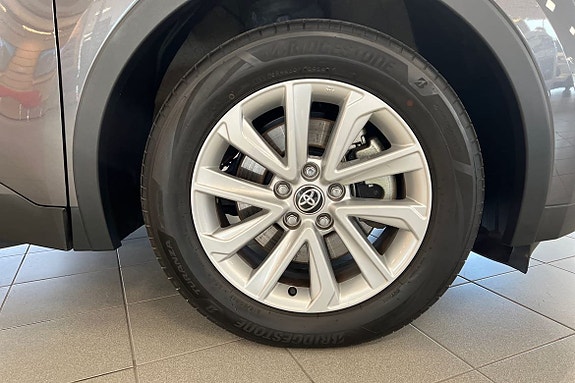Toyota C-HR 17 of 21