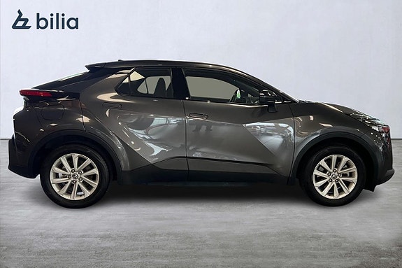 Toyota C-HR 18 of 21