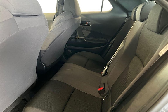 Toyota C-HR 13 of 21