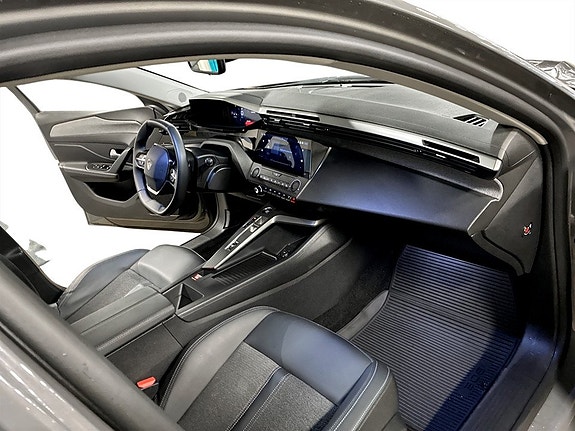 Peugeot 308 SW 14 of 19