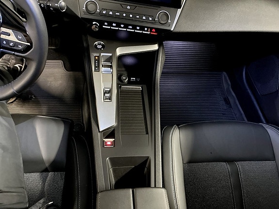 Peugeot 308 SW 13 of 19
