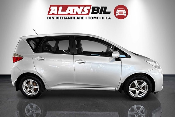 Toyota Verso-S 2 of 10