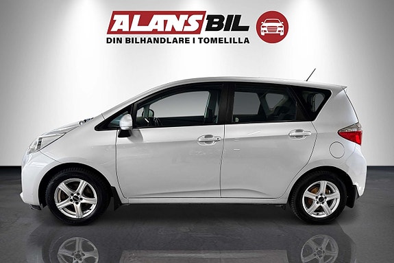 Toyota Verso-S 3 of 10