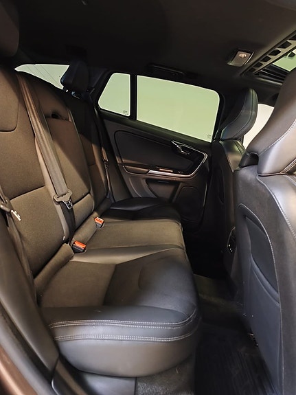 Volvo V60 Cross Country 16 of 22