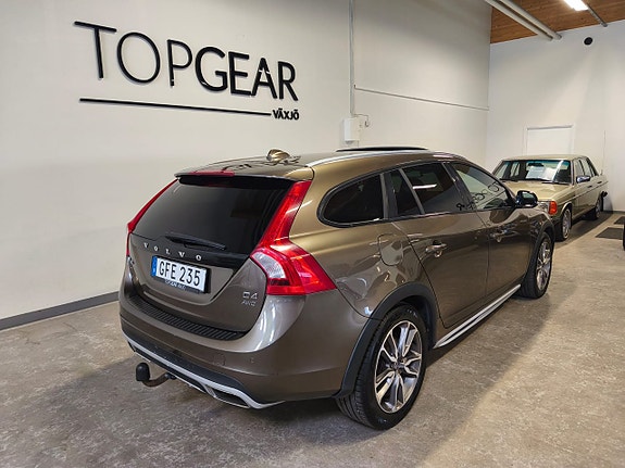 Volvo V60 Cross Country 6 of 22
