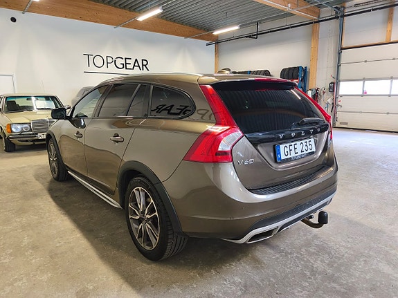 Volvo V60 Cross Country 4 of 22