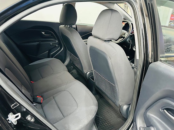 Kia Rio 15 of 19