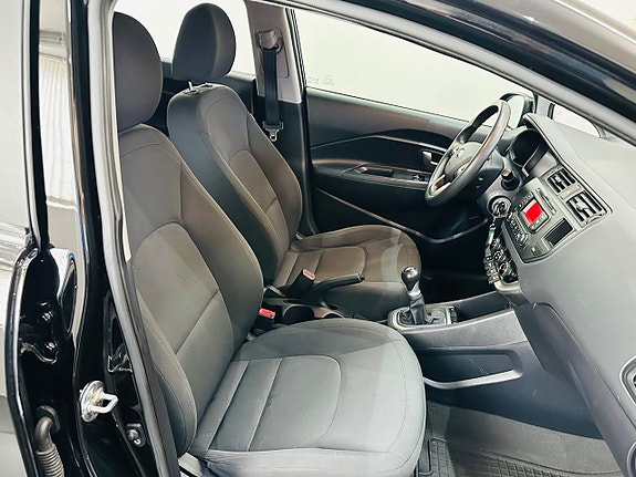 Kia Rio 13 of 19
