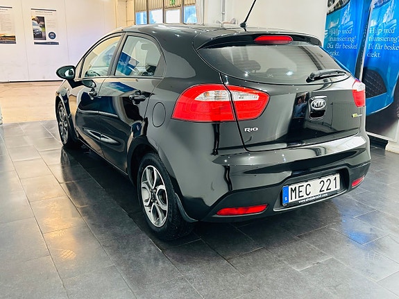Kia Rio 6 of 19