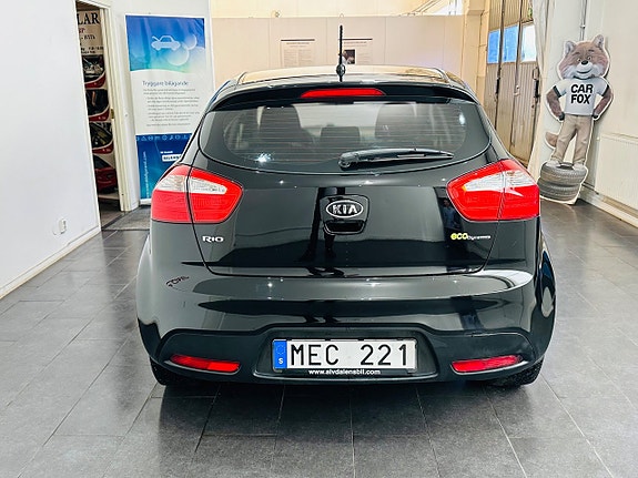 Kia Rio 8 of 19