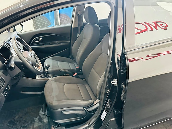 Kia Rio 11 of 19