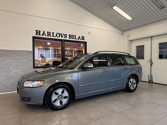 Volvo V50 3 of 16