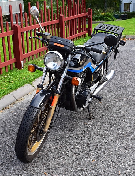 Honda CB400NB 2 of 4