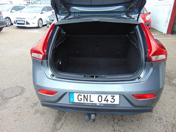 Volvo V40 10 of 11