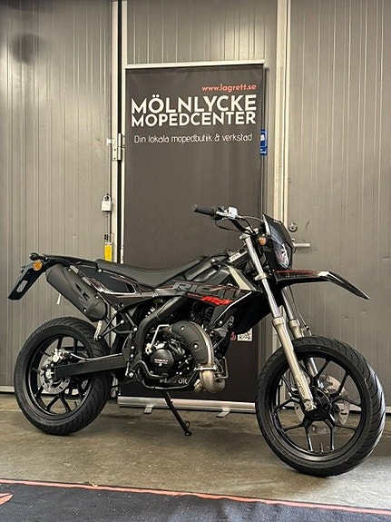Rieju MRT Supermotard Black Edition E5+