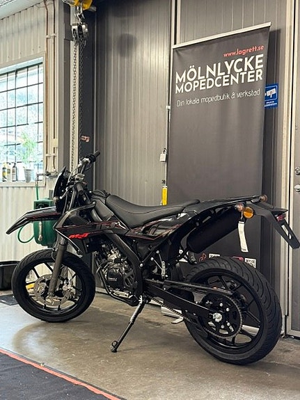 Rieju MRT Supermotard Black Edition E5+ 5 of 6