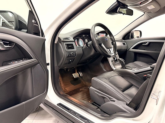 Volvo XC70 10 of 30