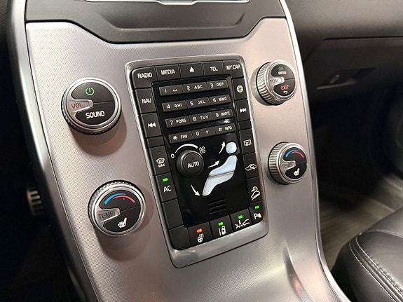 Volvo XC70 23 of 30