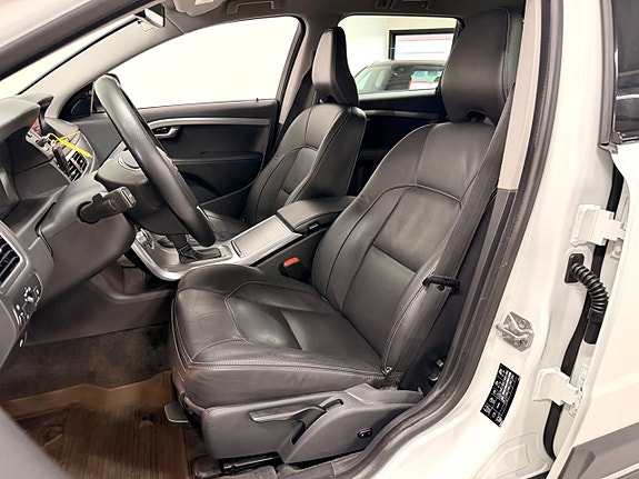 Volvo XC70 12 of 30