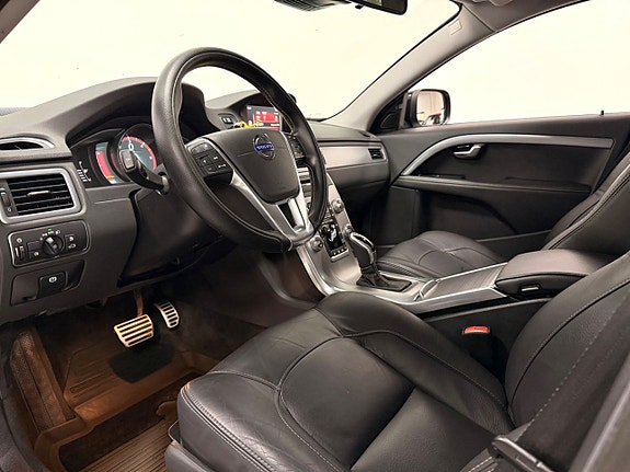 Volvo XC70 11 of 30