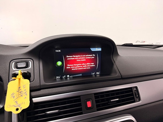 Volvo XC70 19 of 30
