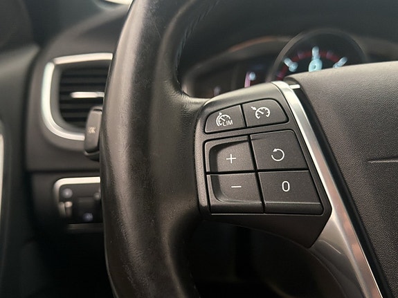 Volvo V60 13 of 30