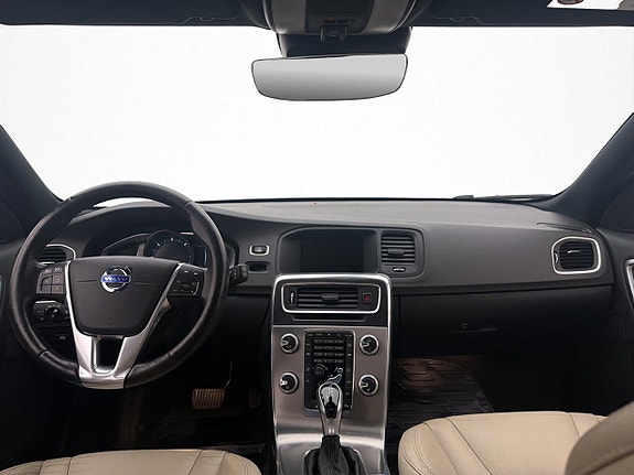 Volvo V60 11 of 30