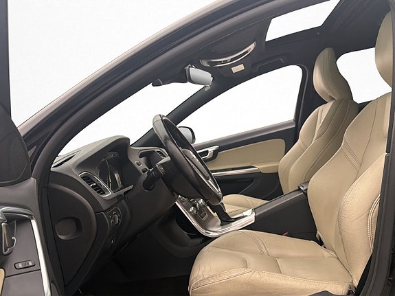 Volvo V60 9 of 30