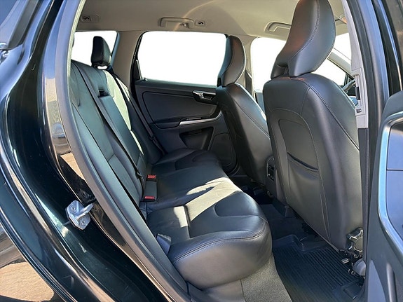 Volvo XC60 17 of 25