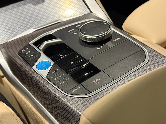 BMW i4 16 of 19
