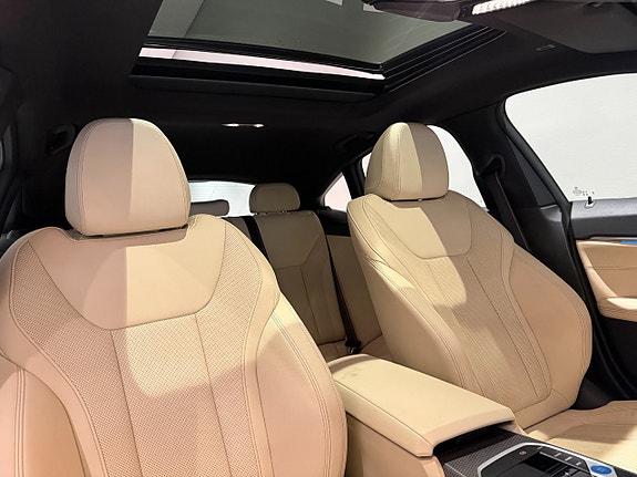 BMW i4 18 of 19