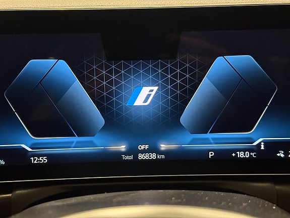 BMW i4 15 of 19