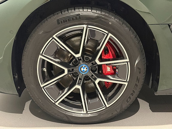 BMW i4 5 of 19