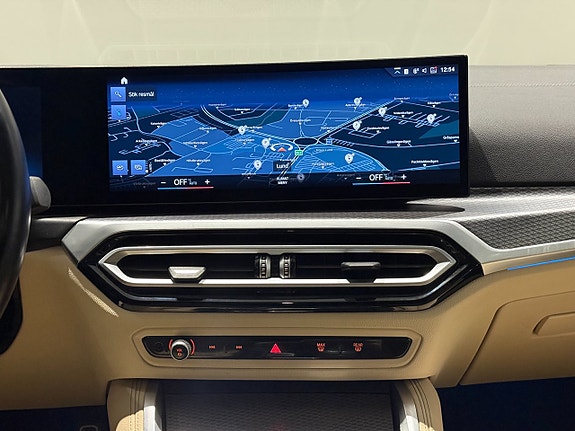 BMW i4 17 of 19