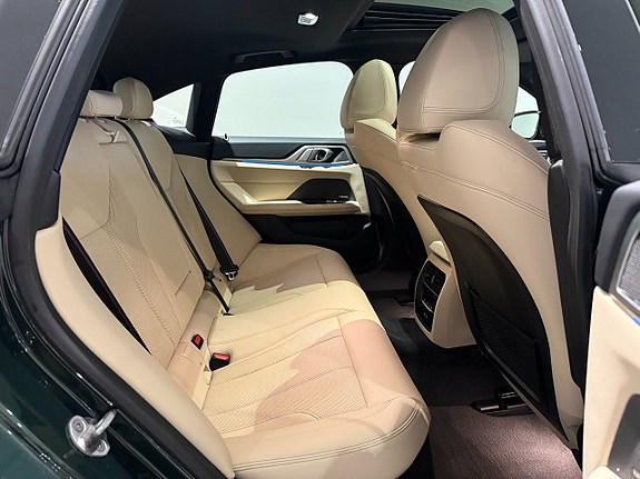 BMW i4 7 of 19