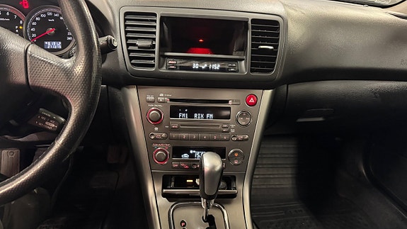 Subaru Legacy 14 of 20